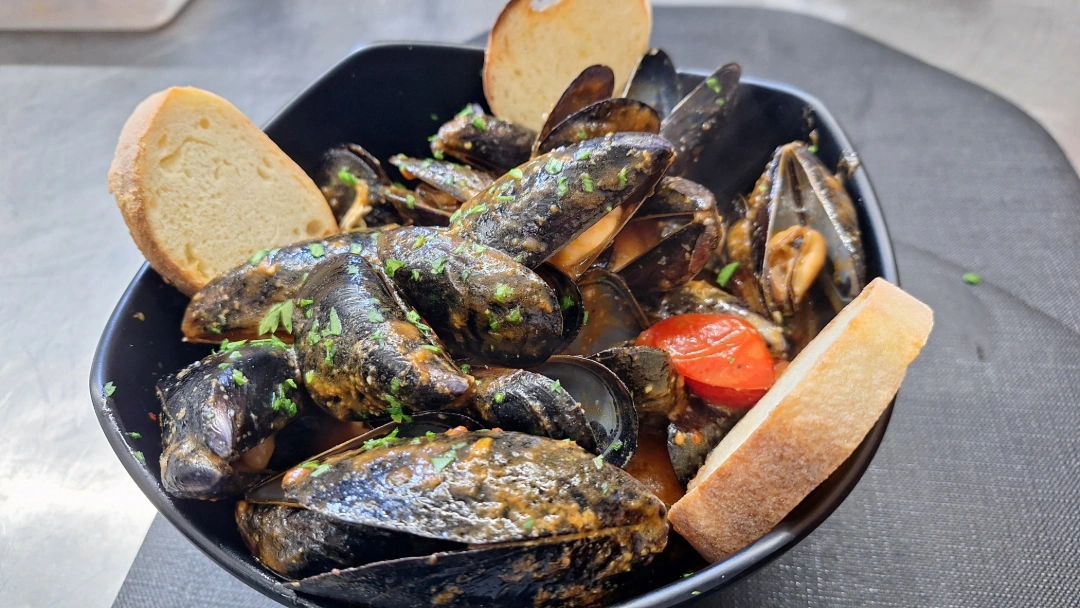 Home Cozze Scoppiate / Zuppa di Cozze